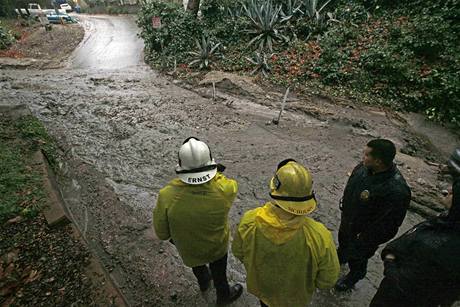 Prudké boue v Kalifornii, hrozí sesuvy pdy